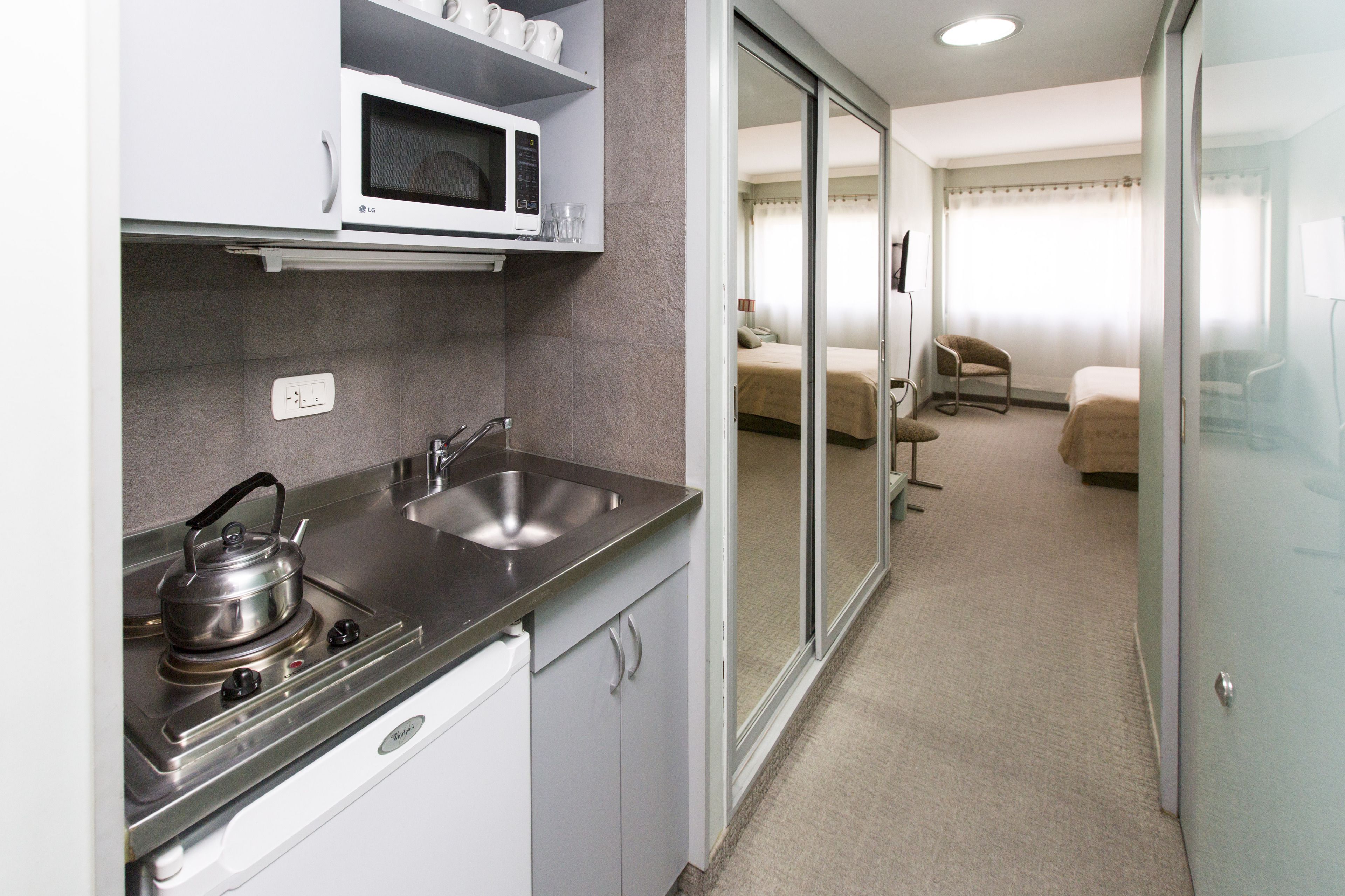 家庭公寓 | 私人厨房 | 冰箱、微波炉、炉灶、茶具/咖啡用具