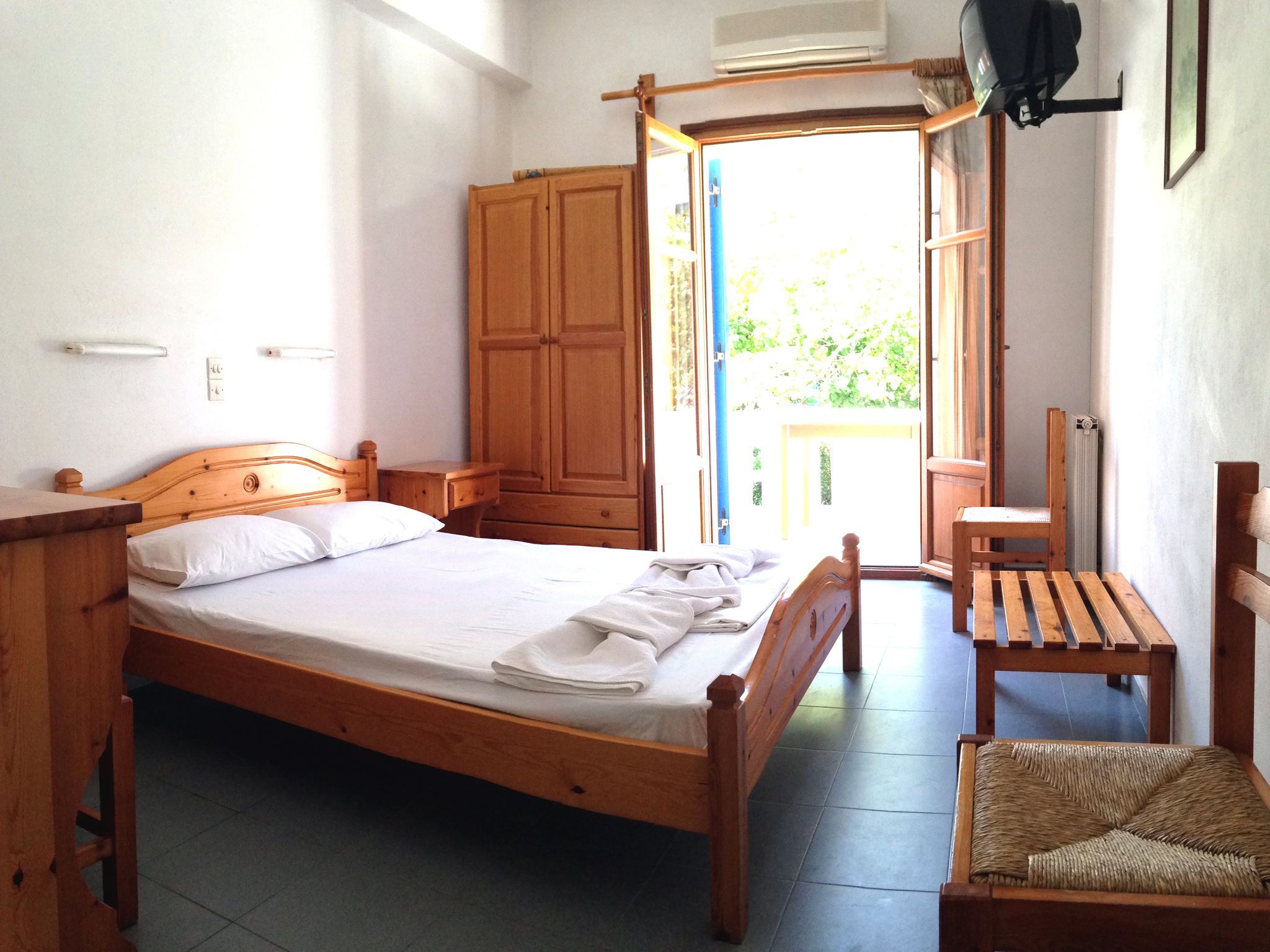 mini studio double | memory-foam beds, desk, soundproofing, iron/ironing board