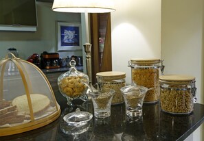 Free daily continental breakfast  - La Morada Posada Boutique (Asunción)