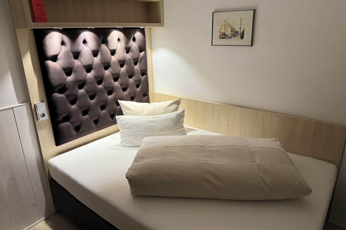 Single Room | Meja, Wi-fi percuma, cadar katil