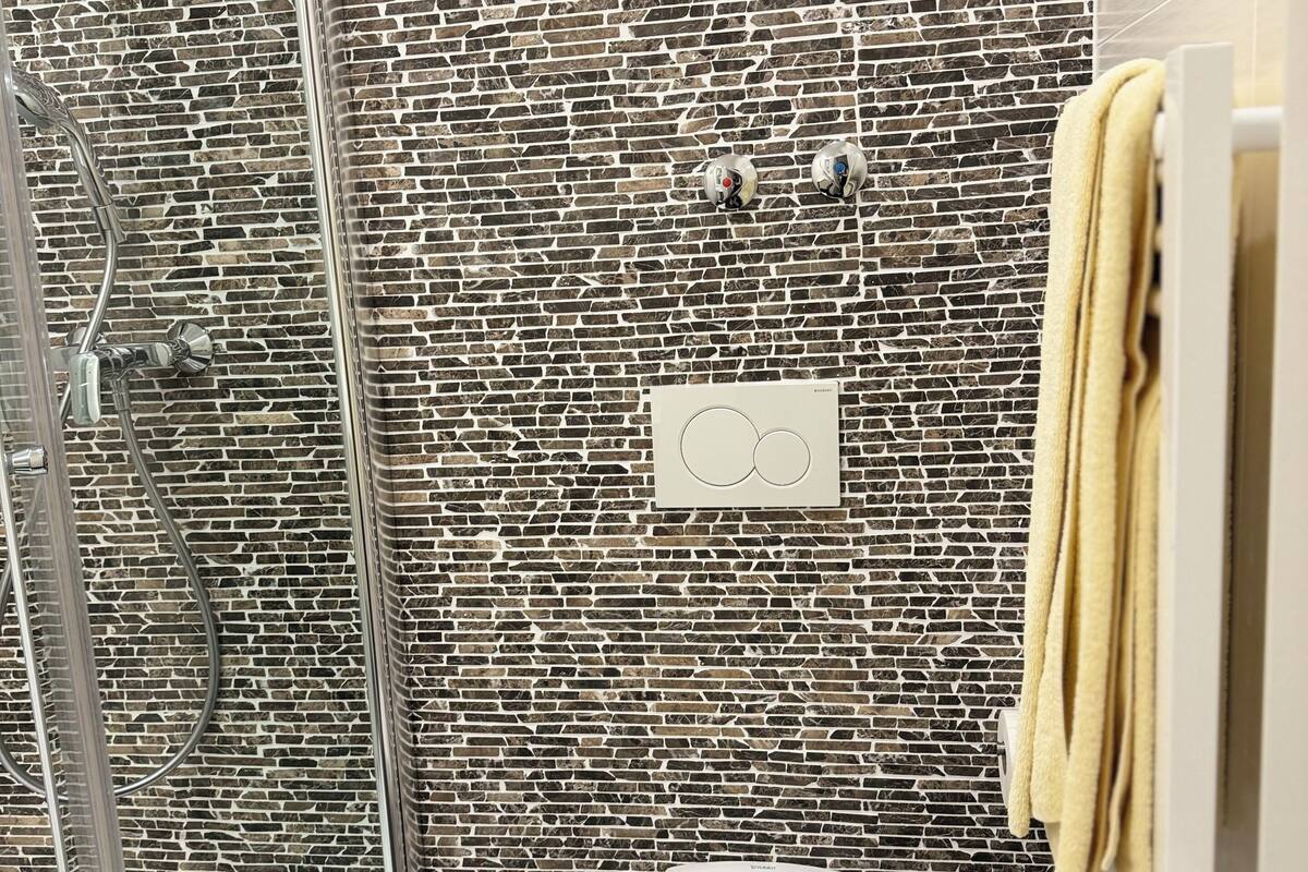 double room | bathroom | shower, hair dryer, towels