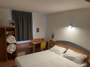 1 bedroom, memory foam beds, individually furnished, desk