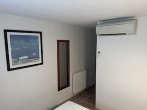 1 slaapkamer, bedden met traagschuimmatras, individueel gemeubileerd