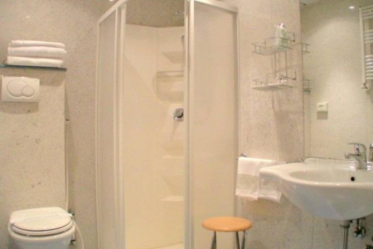 Free toiletries, hair dryer