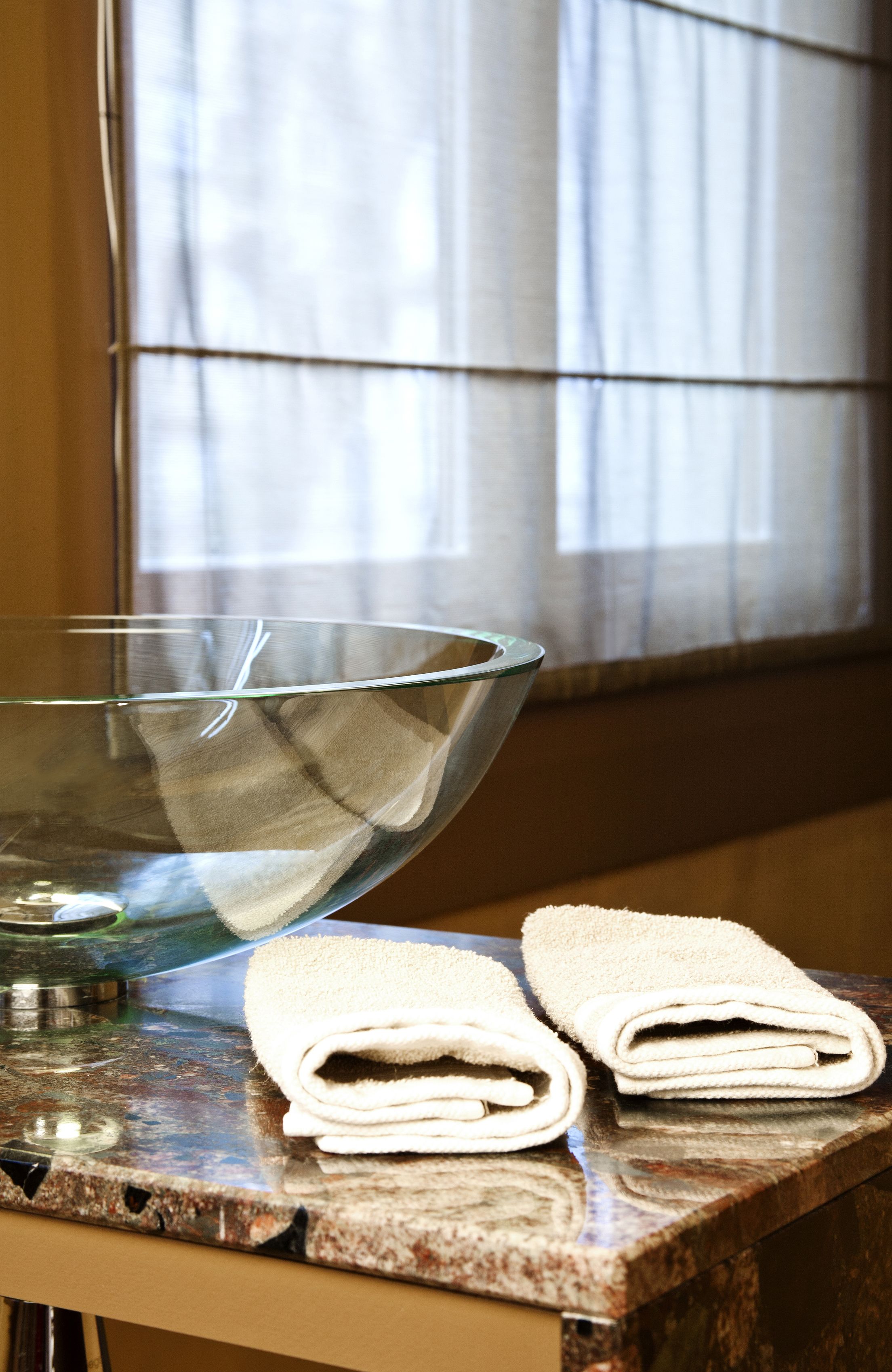 deluxe double room | bathroom sink