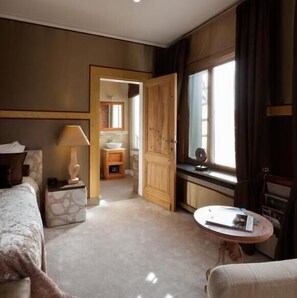 Executive Room, 1 King Bed, Garden View | Premium bedding, down duvets, in-room safe, individually decorated