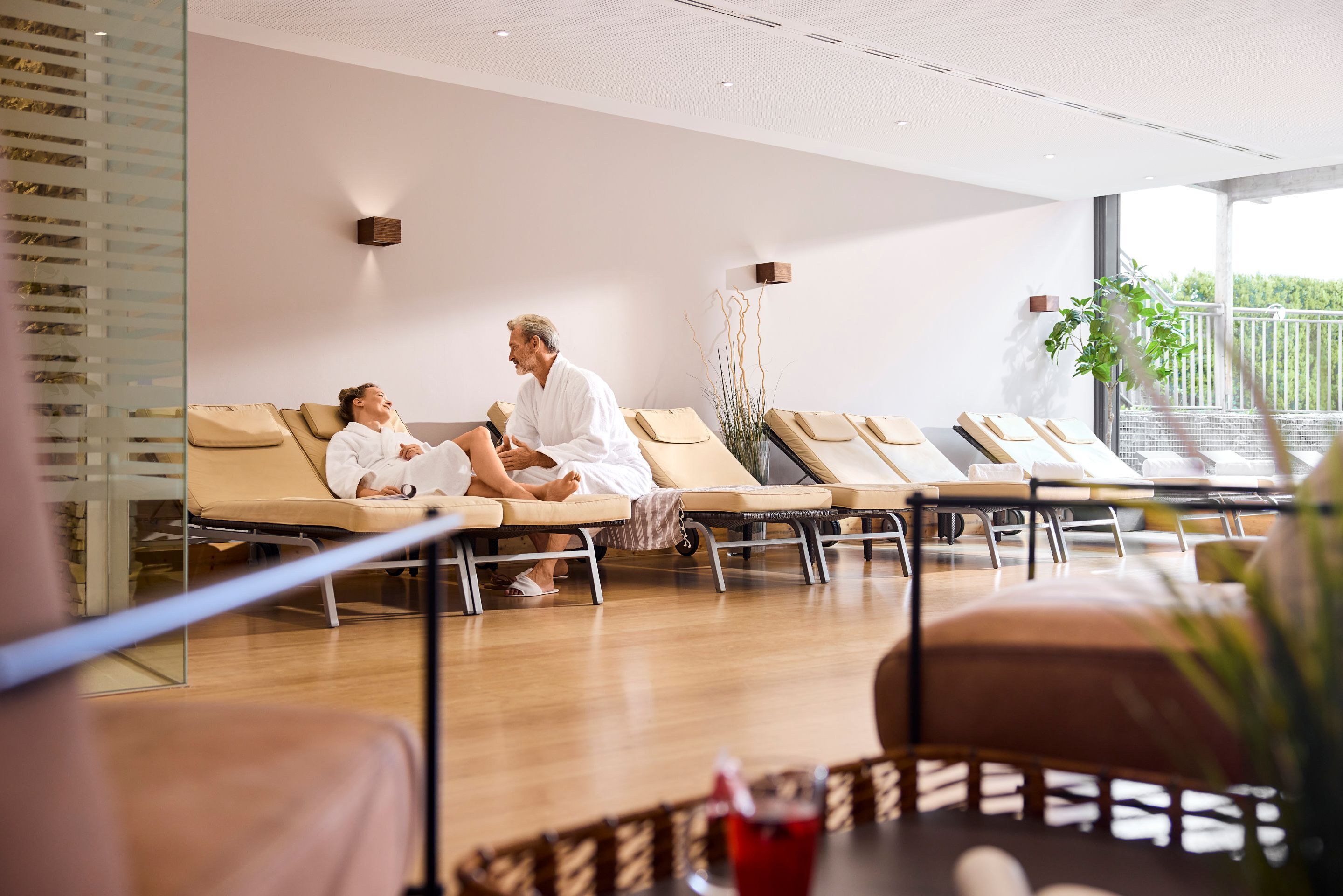 sauna, steam room, turkish bath/hammam, massages