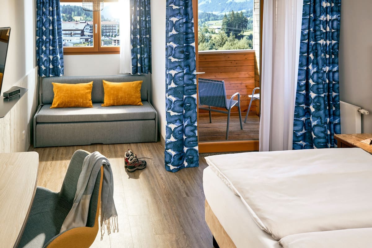 1 bedroom, hypo-allergenic bedding, in-room safe, desk