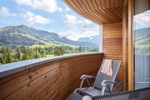 Superior Double Room (DZX2) | 1 bedroom, hypo-allergenic bedding, in-room safe, desk