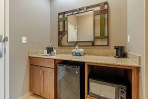 Minibar - Hampton Inn Alamosa, CO (Alamosa)