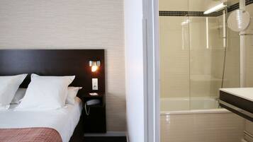 Standard Twin Room | Premium bedding, in-room safe, desk, soundproofing