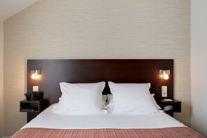 Standard Double Room | Premium bedding, in-room safe, desk, soundproofing - Logis HAVVAH Hotel Gap (Gap)
