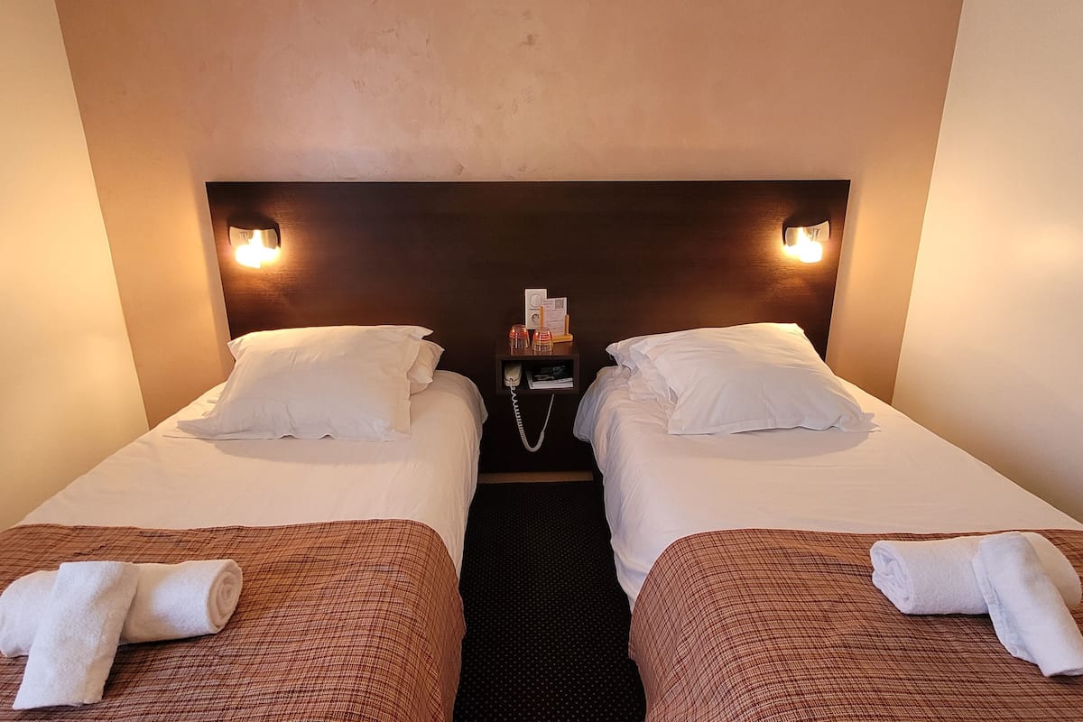 comfort twin room | 1 bedroom, premium bedding, in-room safe, desk