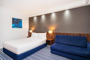 Escrivaninha, berços grátis, Wi-Fi de cortesia, roupa de cama