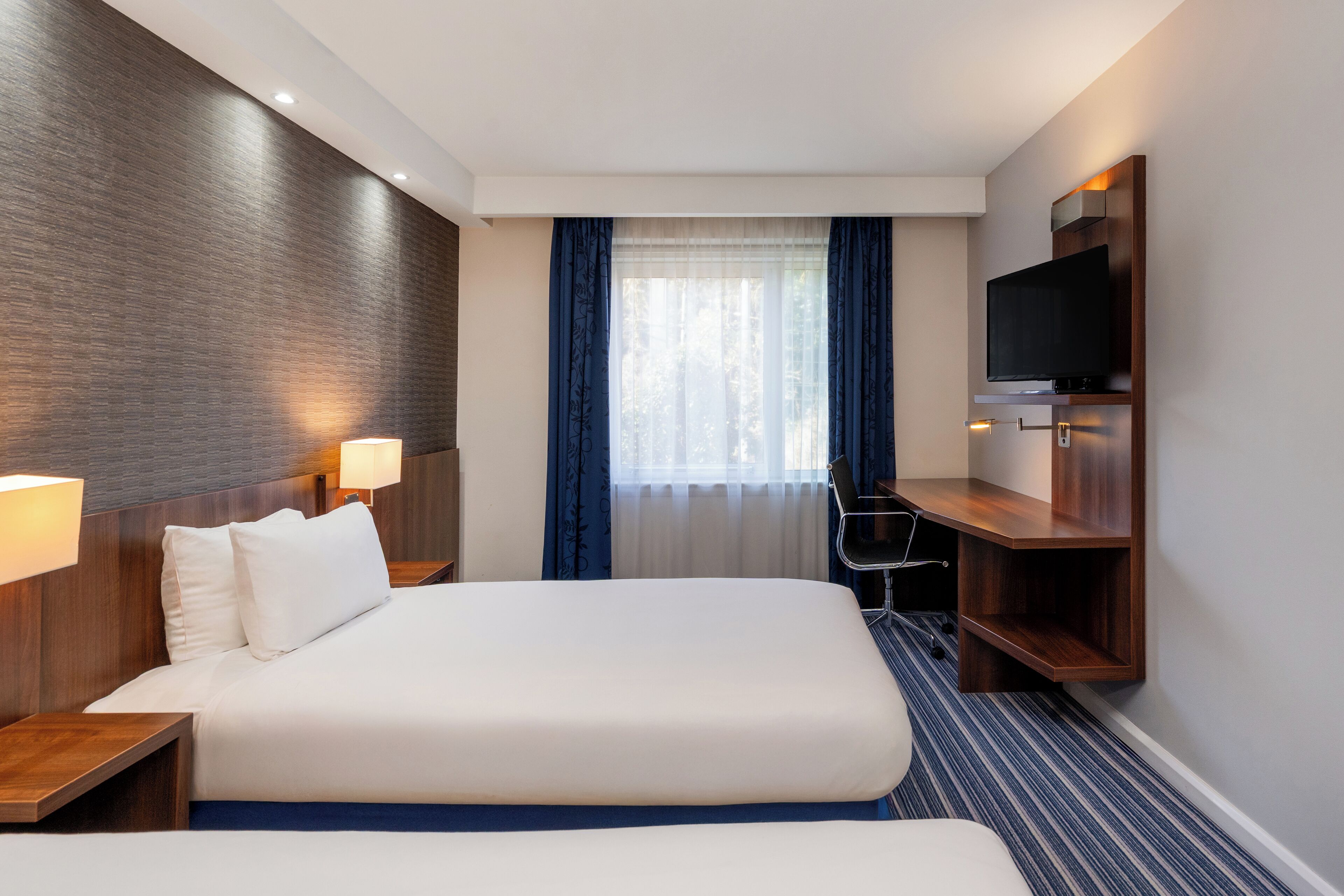 twin room | 1 bedroom, desk, free wifi, bed sheets