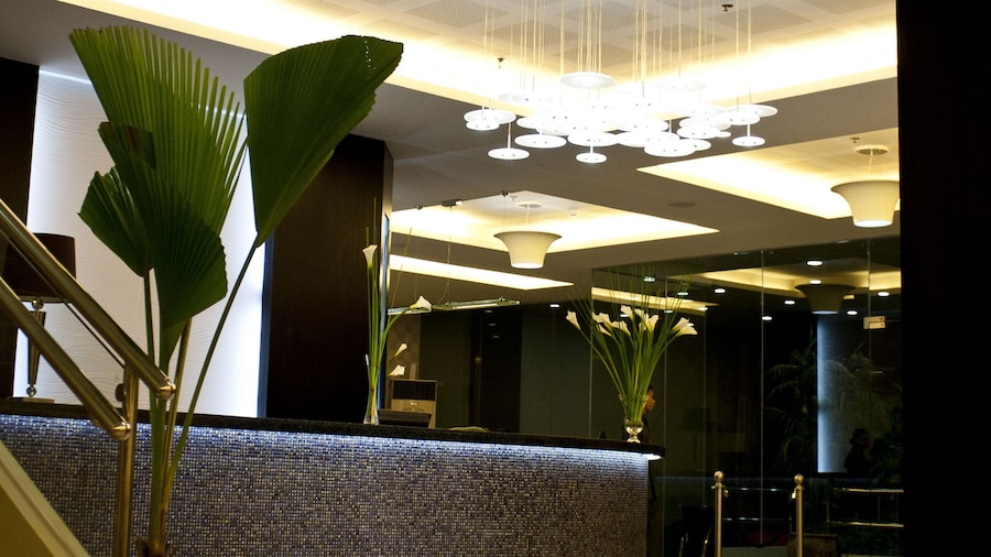 Diamond Suites and Residences