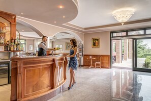 Bar (on property) - Hotel SantaMaria Langhe (La Morra)
