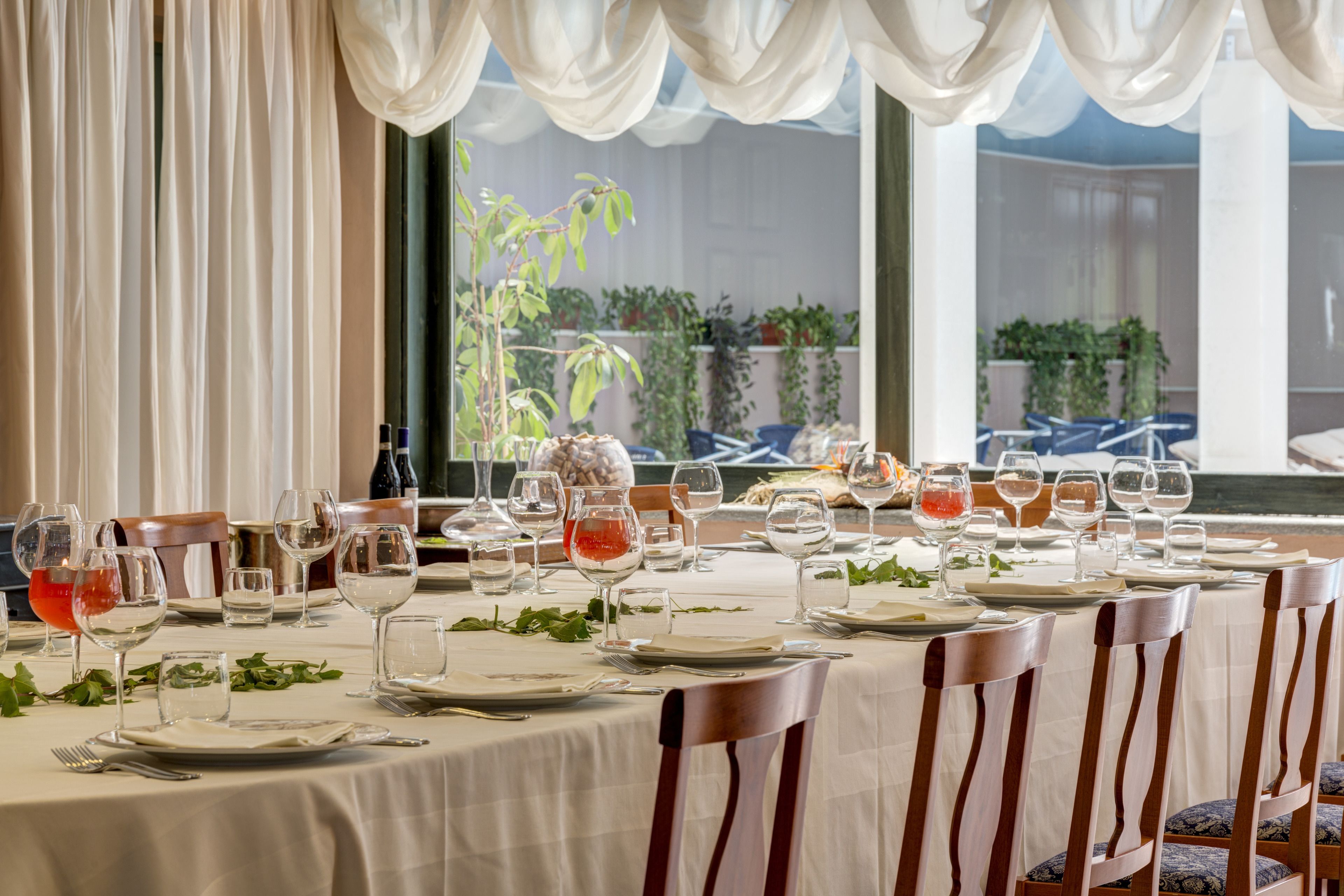 breakfast, lunch, dinner served; italian cuisine, garden views