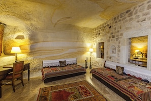 King Suite | Living area
