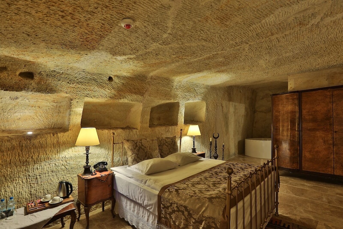1 bedroom, Egyptian cotton sheets, premium bedding, minibar