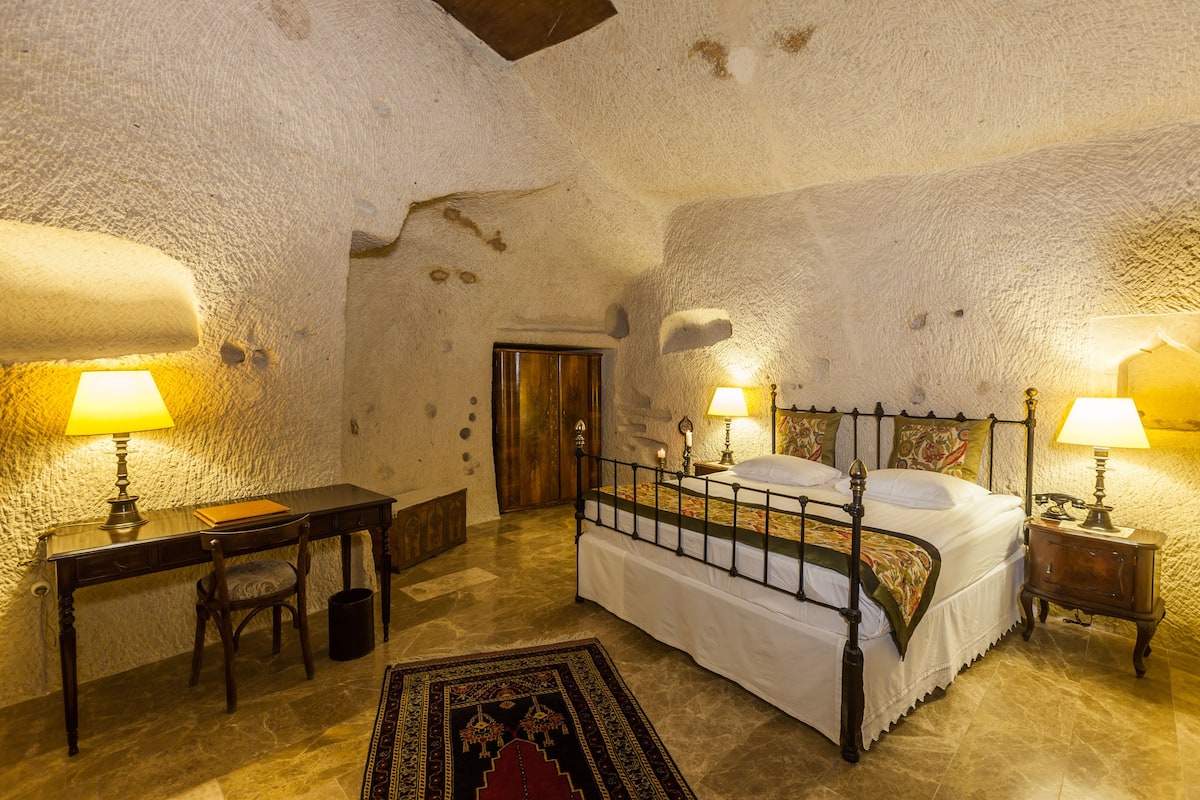 1 bedroom, Egyptian cotton sheets, premium bedding, minibar