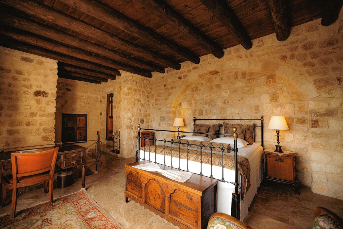 1 bedroom, Egyptian cotton sheets, premium bedding, minibar