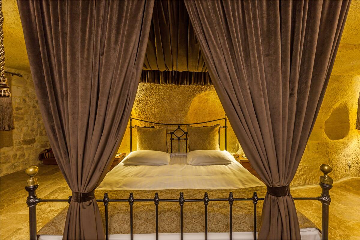 king suite | 1 bedroom, egyptian cotton sheets, premium bedding, minibar