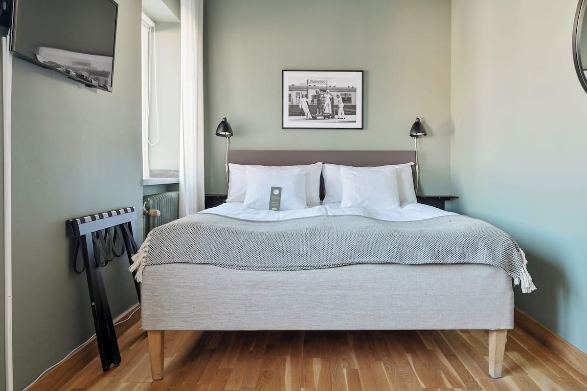 Small Double Room | Hypoallergeen beddengoed, individueel gedecoreerd