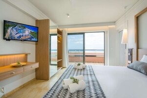 Superior Two Bedroom Apartment | 遮光窗帘、隔音、免费 WiFi、床单