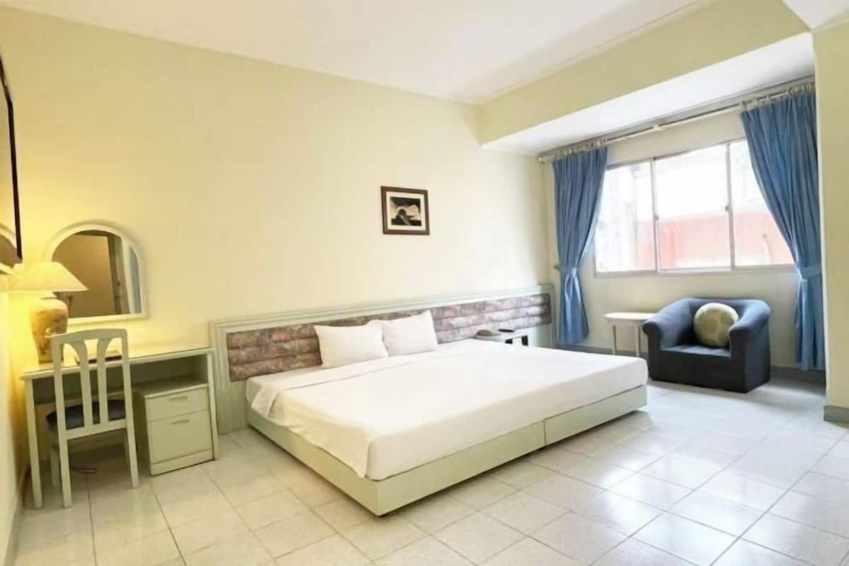 1 bedroom, minibar, desk, blackout curtains