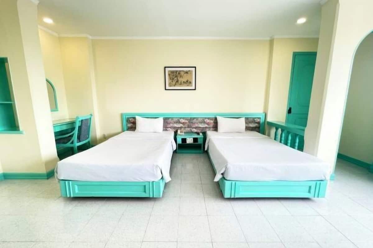 1 Schlafzimmer, Minibar, Schreibtisch, Verdunkelungsvorhänge