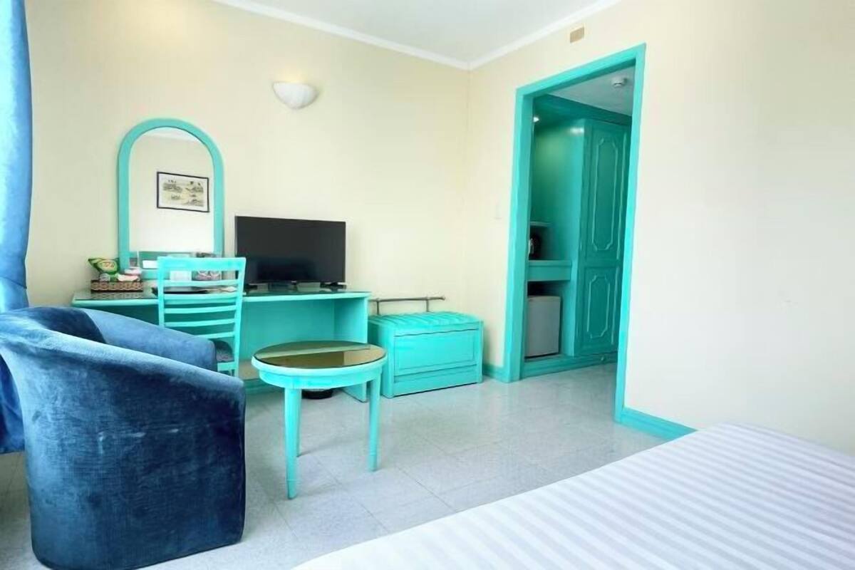 1 bedroom, minibar, desk, blackout curtains