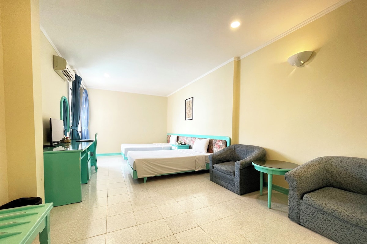 Deluxe-Zimmer | 1 Schlafzimmer, Minibar, Schreibtisch, Verdunkelungsvorhänge