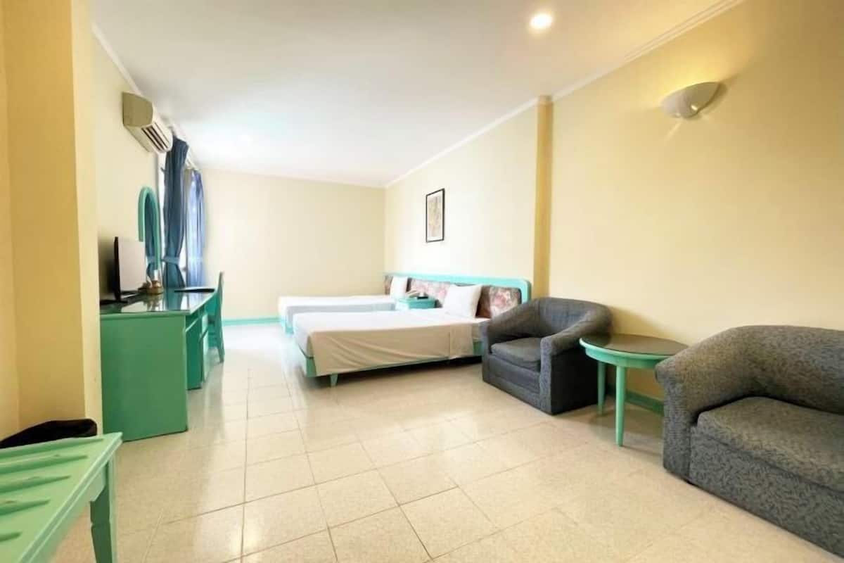 1 Schlafzimmer, Minibar, Schreibtisch, Verdunkelungsvorhänge