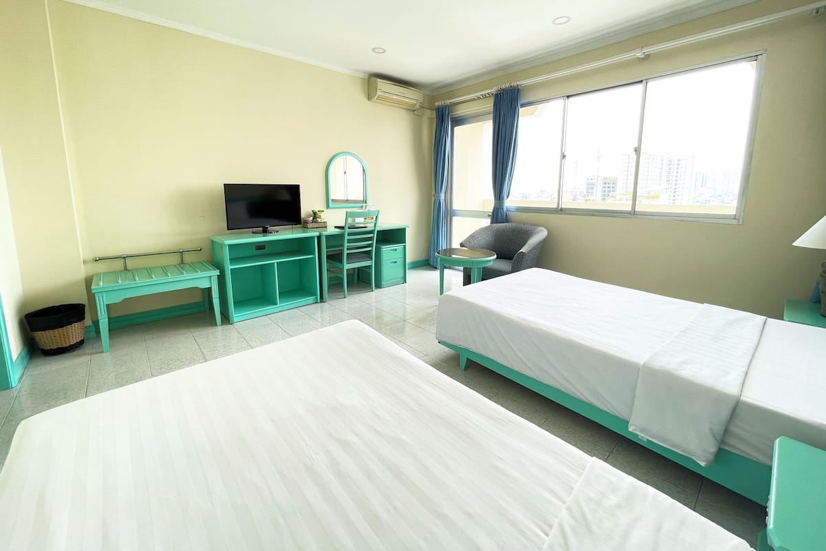 Deluxe-Zimmer | 1 Schlafzimmer, Minibar, Schreibtisch, Verdunkelungsvorhänge