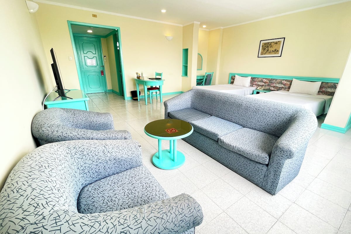 Senior-Zimmer | 1 Schlafzimmer, Minibar, Schreibtisch, Verdunkelungsvorhänge