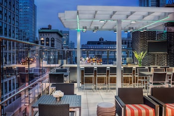 2 bars/lounges, rooftop bar at Hyatt Herald Square New York