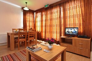 1 bedroom, in-room safe, soundproofing, free WiFi