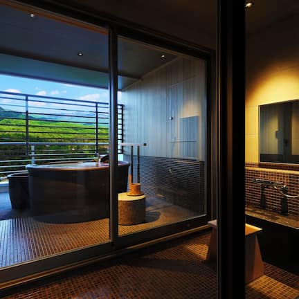 Golden Hot Spring Open-Air Bath Twin Room,Garden View, Kobe Beef Kaiseki, Non Smoking (Meal in Room) | In-room safe, desk, free WiFi, bed sheets