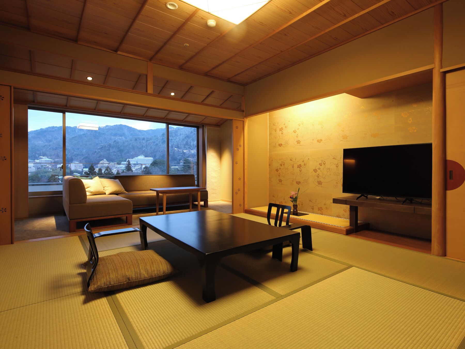 Japanese-style room 3F, Breakfast Included | In-room safe, desk, free WiFi, bed sheets