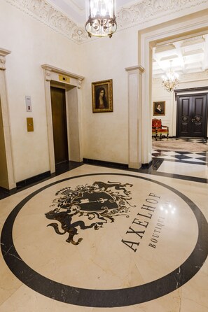 Elevator - Axelhof Boutique Hotel (Dnipro)