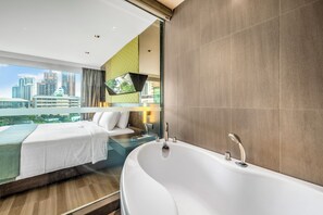 Grand Residence Suite | Bathroom | Eco-friendly toiletries, hair dryer, bathrobes, slippers - Golden Tulip Mandison Suites (Bangkok)