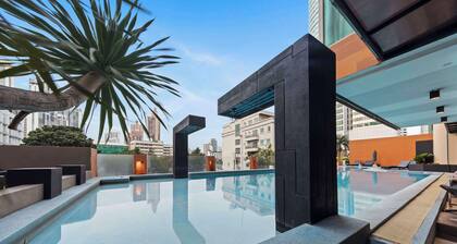 Golden Tulip Mandison Suites