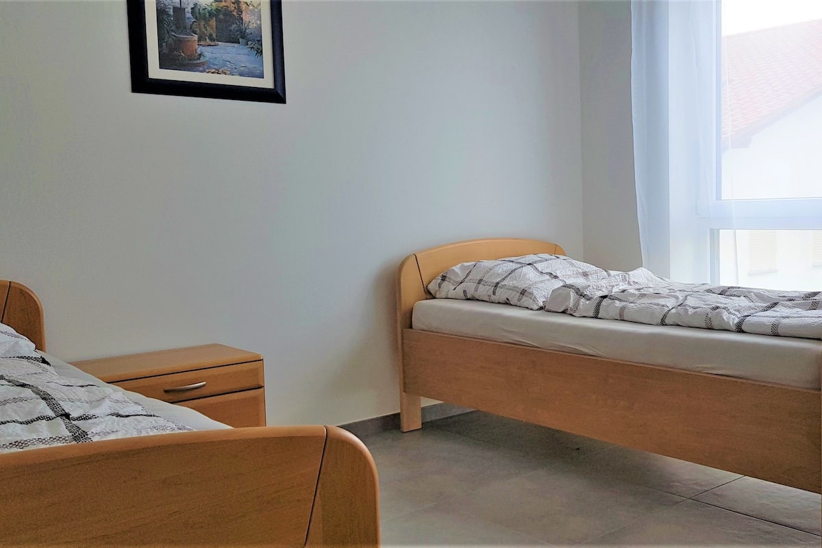 2 bedrooms, hypo-allergenic bedding, iron/ironing board, free WiFi