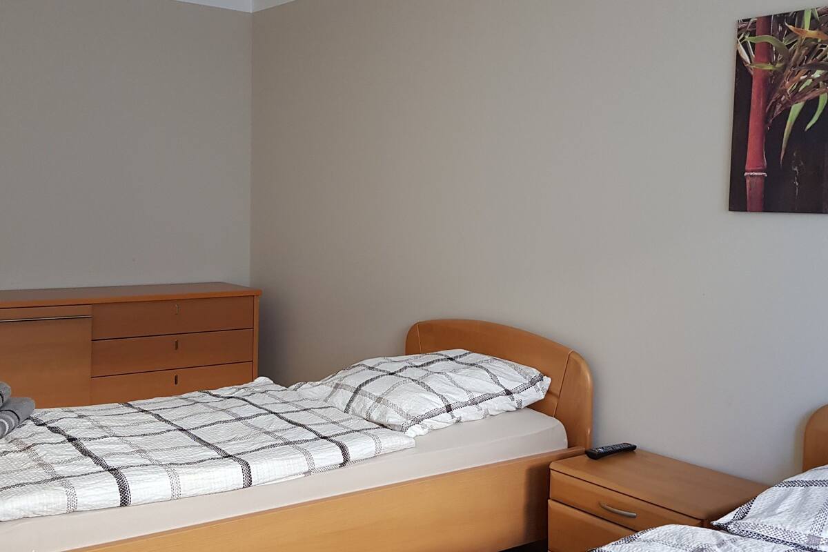 2 bedrooms, hypo-allergenic bedding, iron/ironing board, free WiFi