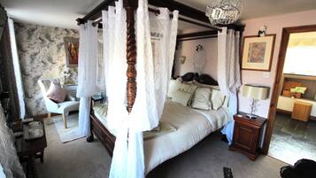 Individually decorated, individually furnished, WiFi, bed sheets