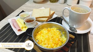 Free daily continental breakfast