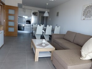 Penthouse, 2 Bedrooms | Living room