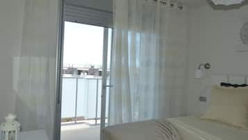 Ático, 2 habitaciones | 2 dormitorios, decoración individual, mobiliario individual