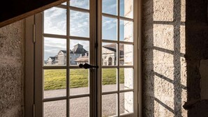 Unclassified image, 5 of 69, button - HOTEL DE LA SALINE ROYALE (Arc-et-Senans)